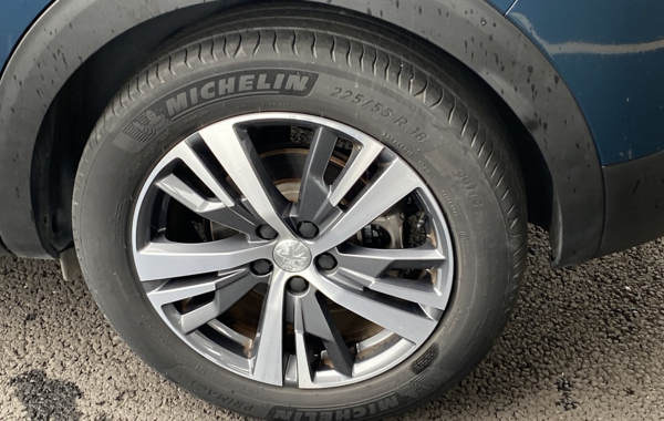peugeot-3008-1-2-puretech-130ch-s-s-allure - 848074713