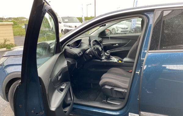 peugeot-3008-1-2-puretech-130ch-s-s-allure - 848074713