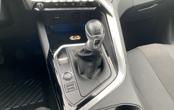 peugeot-3008-1-2-puretech-130ch-s-s-allure - 848074713