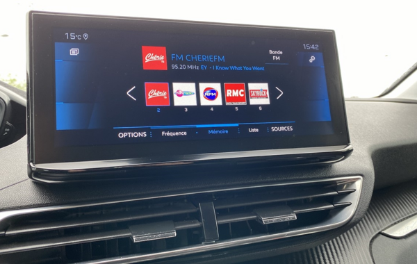 peugeot-3008-1-2-puretech-130ch-s-s-allure - 848074713