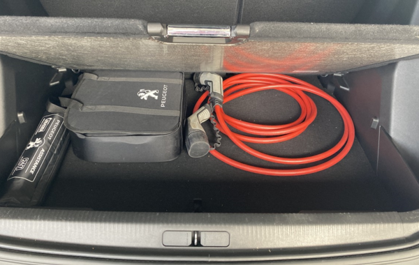 peugeot-2008-e-2008-136ch-gt - 849554713