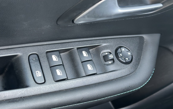 peugeot-208-1-2-puretech-100ch-s-s-allure-118g - 853274713