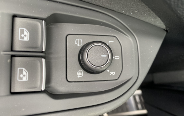 volkswagen-golf-viii-2-0-tdi-150ch-r-line-dsg7 - 853504713