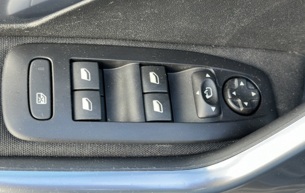 peugeot-2008-1-5-bluehdi-100ch-e6-c-allure-business-s-s-bvm5 - 856924713