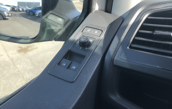 volkswagen-multivan-2-0-tdi-150ch-bluemotion-technology-trendline-4motion-dsg7 - 870174713