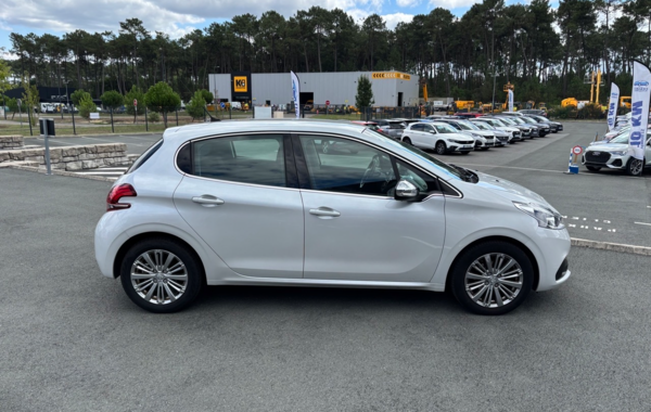 peugeot-208-1-2-puretech-110ch-allure-s-s-eat6-5cv-5p - 878354713