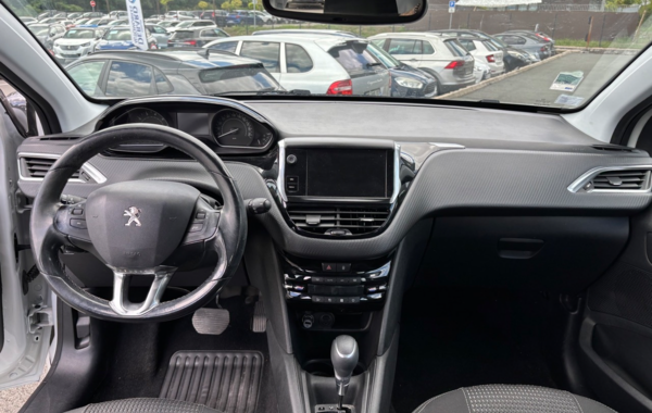 peugeot-208-1-2-puretech-110ch-allure-s-s-eat6-5cv-5p - 878354713