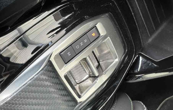 peugeot-208-1-2-hybrid-145ch-gt-e-dcs6 - 879224713