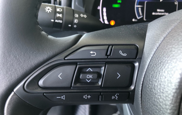 toyota-yaris-cross-130h-design-my25 - 883704713
