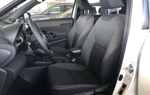 toyota-yaris-cross-130h-design-my25 - 883704713