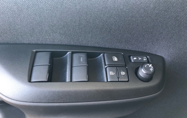 toyota-yaris-cross-130h-design-my25 - 883734713
