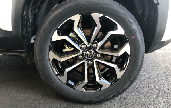 toyota-yaris-cross-130h-design-my25 - 883734713