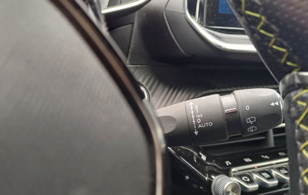 peugeot-2008-e-2008-136ch-gt - 884654713