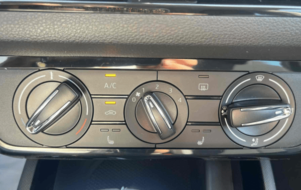 skoda-kamiq-1-0-tsi-evo-2-116ch-selection-dsg7 - 885224713