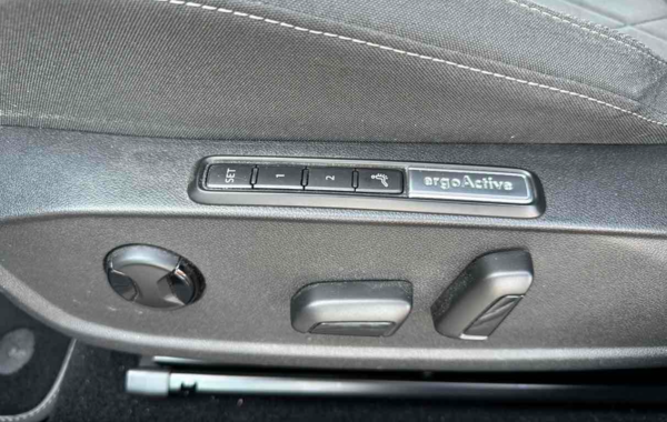volkswagen-golf-viii-2-0-tdi-scr-150ch-style-1st-dsg7 - 886314713