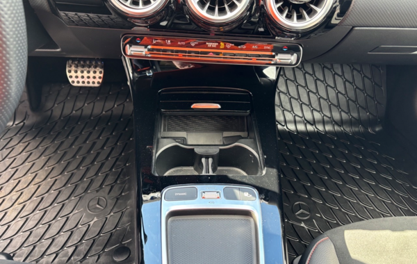 mercedes-cla-shooting-brake-200-163ch-amg-line-7g-dct - 886834713