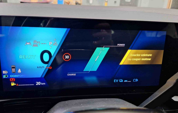 renault-austral-1-2-e-tech-full-hybrid-200ch-techno-25 - 887614713