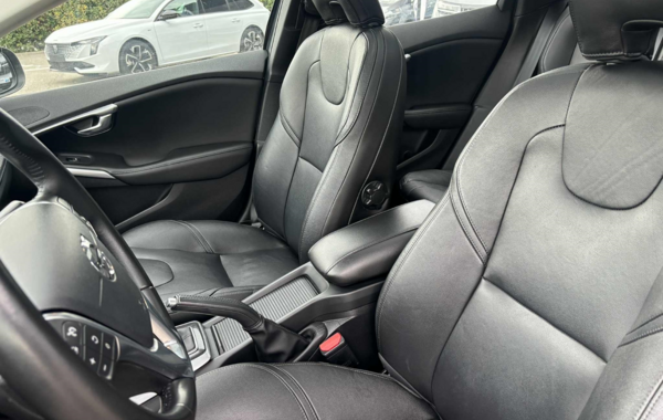 volvo-v40-d2-adblue-120ch-signature-edition-geartronic - 890024713