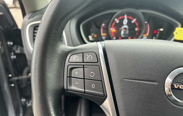 volvo-v40-d2-adblue-120ch-signature-edition-geartronic - 890024713