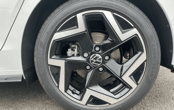 volkswagen-golf-viii-1-5-etsi-evo2-150ch-r-line-dsg7 - 892924713