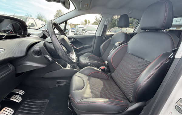 peugeot-208-1-2-puretech-110ch-gt-line-s-s-5p - 894214713