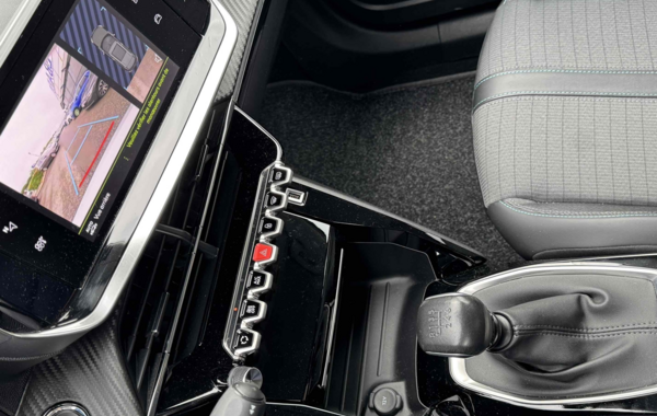 peugeot-2008-1-2-puretech-130ch-s-s-allure - 894474713