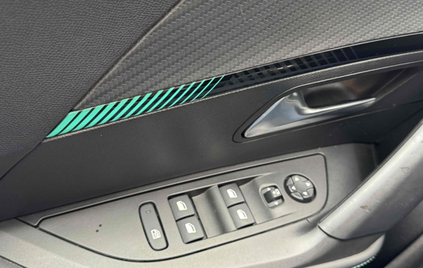 peugeot-2008-1-2-puretech-130ch-s-s-allure - 894474713