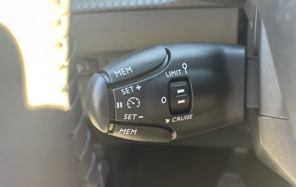peugeot-208-1-2-100ch-s-s-allure - 895494713