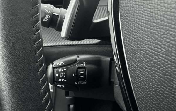 peugeot-2008-1-2-puretech-130ch-s-s-allure-eat8 - 898904713