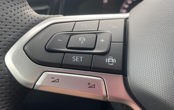 volkswagen-t-roc-2-0-tdi-150ch-r-line-dsg7 - 898994713