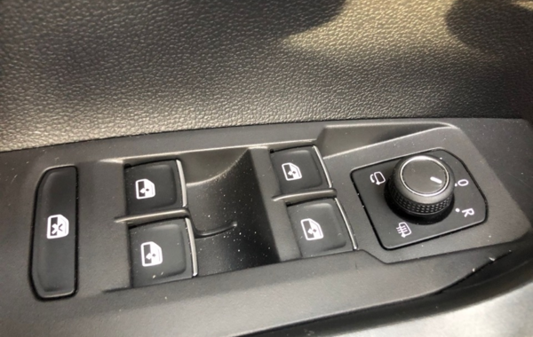 volkswagen-t-cross-1-0-tsi-110ch-r-line-tech-dsg7 - 901314713