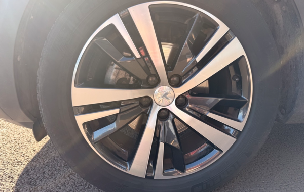 peugeot-3008-1-5-bluehdi-130ch-e6-c-allure-business-s-s-eat8 - 902574713