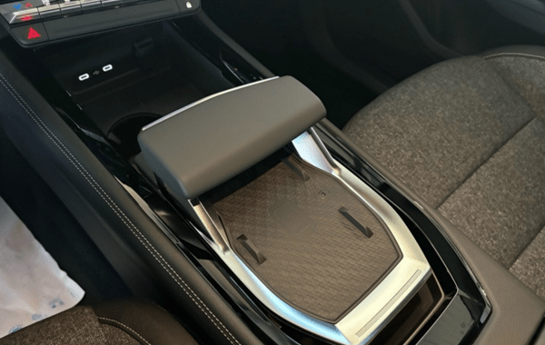 renault-austral-1-2-e-tech-full-hybrid-200ch-techno-25 - 903984713