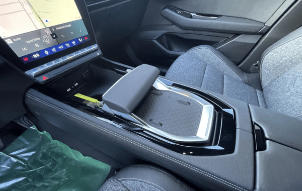 renault-austral-1-2-e-tech-full-hybrid-200ch-techno-25 - 904014713