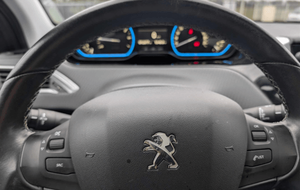 peugeot-2008-1-2-puretech-130ch-allure-s-s - 904684713