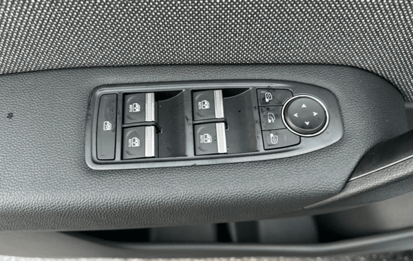 renault-symbioz-1-8-e-tech-full-hybrid-160ch-techno-25 - 905154713