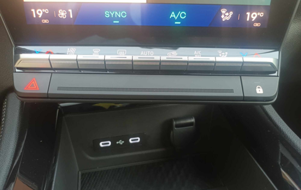 renault-austral-1-2-e-tech-full-hybrid-200ch-techno-25 - 905954713