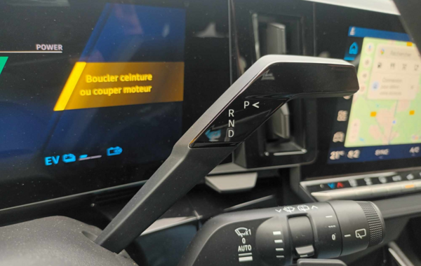 renault-austral-1-2-e-tech-full-hybrid-200ch-evolution-25 - 906054713