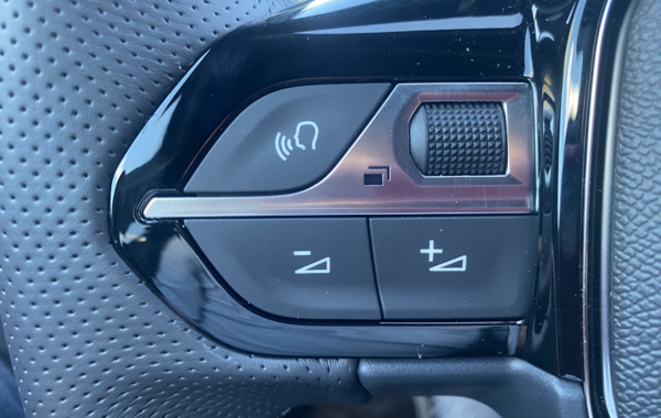 peugeot-2008-1-2-hybrid-145ch-gt-e-dcs6 - 908604713