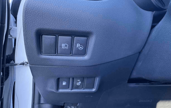 toyota-c-hr-122h-collection-2wd-e-cvt-my22 - 910324713