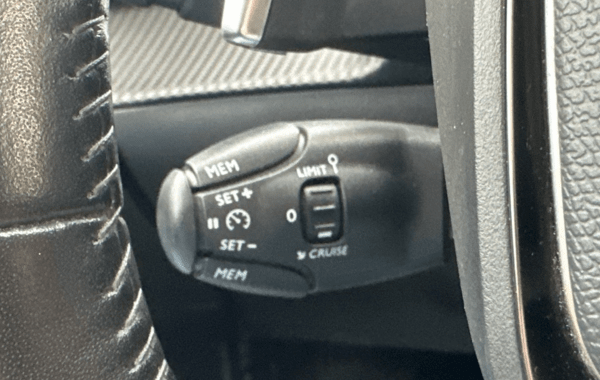 peugeot-2008-1-5-bluehdi-130ch-s-s-allure-eat8-7cv - 910424713