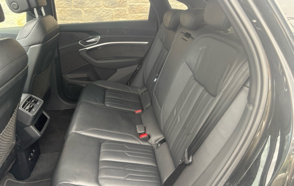 audi-e-tron-sportback-50-313ch-avus-extended-e-quattro - 913364713