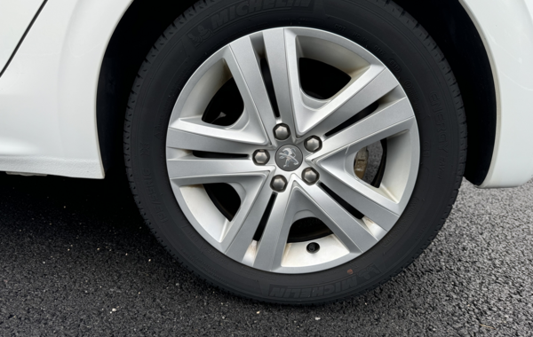 peugeot-208-1-2-puretech-110ch-e6-c-allure-business-s-s-5p - 913504713