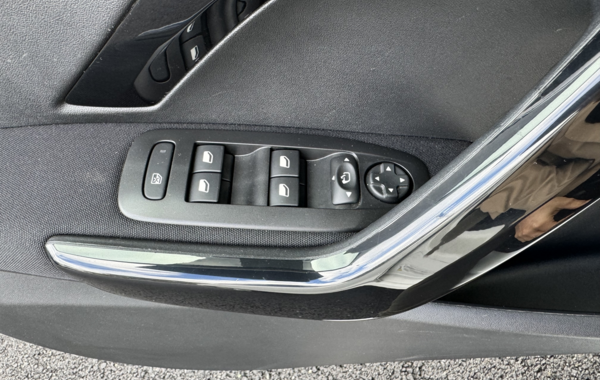 peugeot-208-1-2-puretech-110ch-e6-c-allure-business-s-s-5p - 913504713