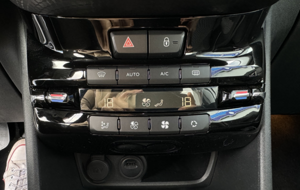 peugeot-208-1-2-puretech-110ch-e6-c-allure-business-s-s-5p - 913504713