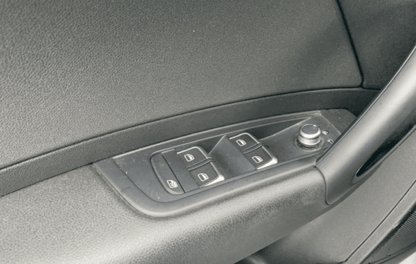 audi-a1-sportback-1-0-tfsi-95ch-ultra-s-line - 915094713