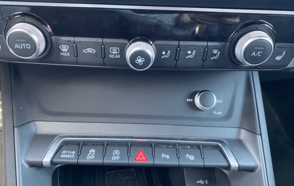 audi-q3-sportback-35-tdi-150ch-s-line-s-tronic-7 - 918534713