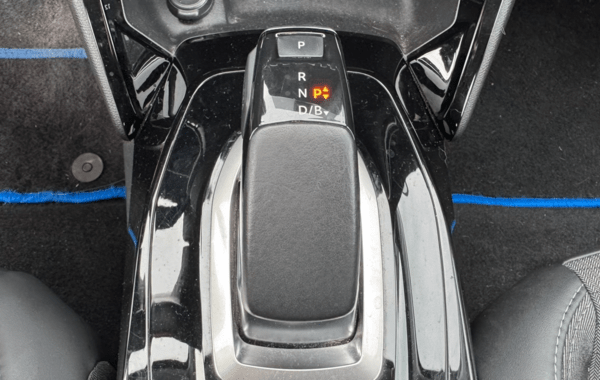 peugeot-208-e-208-136ch-allure - 921774713