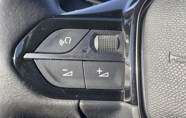 peugeot-208-e-208-136ch-style - 922554713