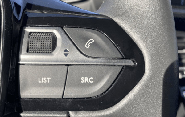 peugeot-208-e-208-136ch-style - 922554713